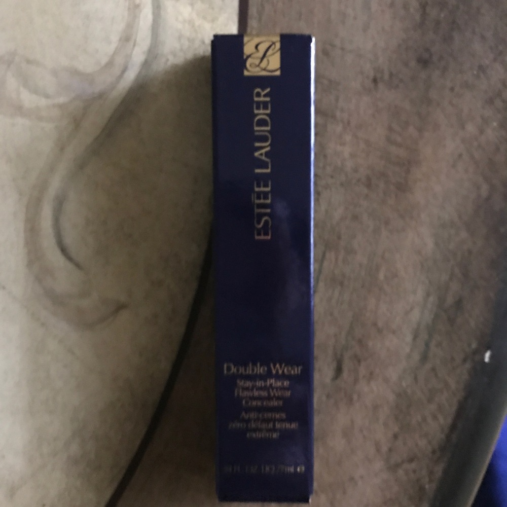 Ester Lauder concealer SOLD